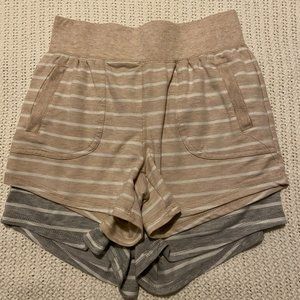 Comfy leisure shorts.